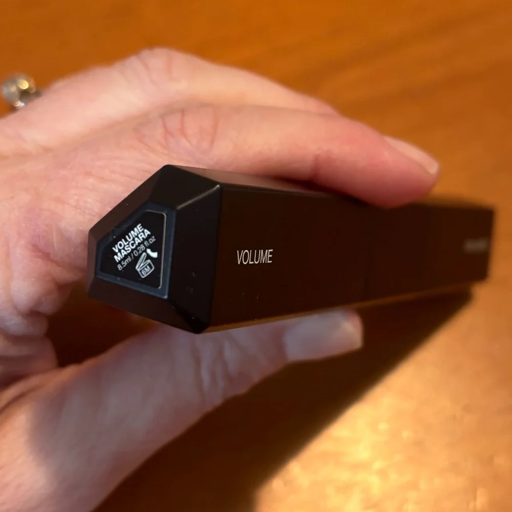 HUDA Beauty Legit Lashes 2-in-1 Mascara